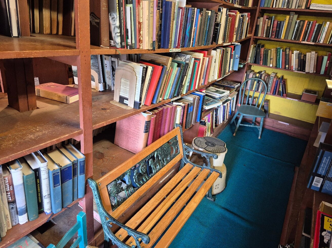 Whitlock's Book Barn-Bethany必去景点