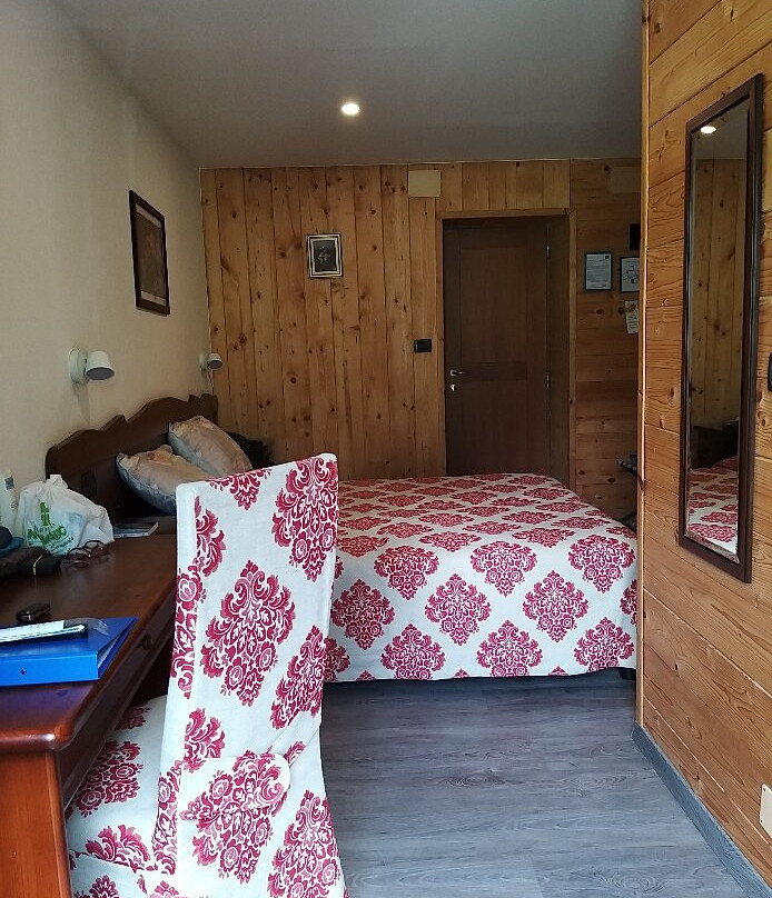 德斯洛斯酒店主图