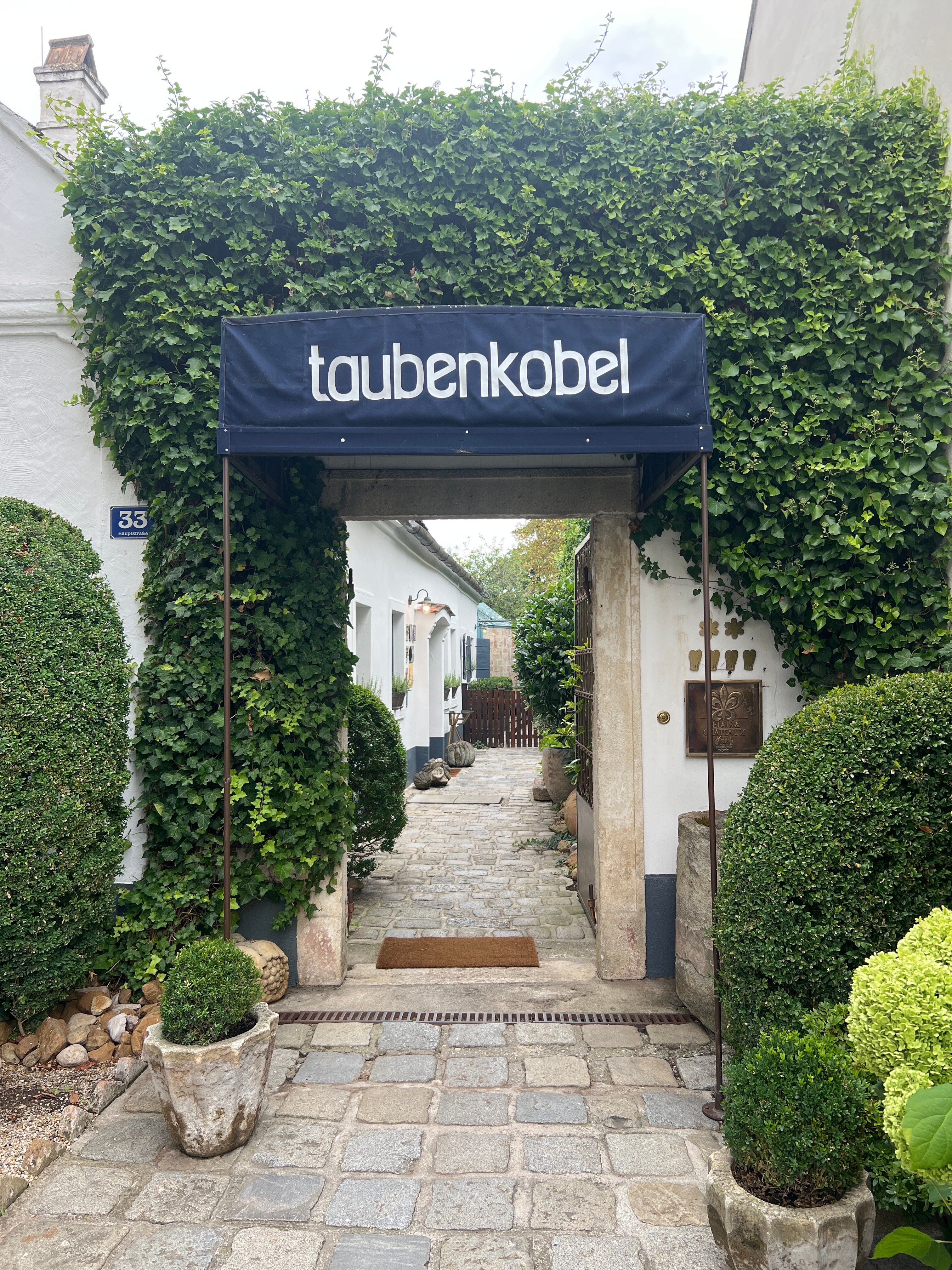 Taubenkobel Hotel-官方