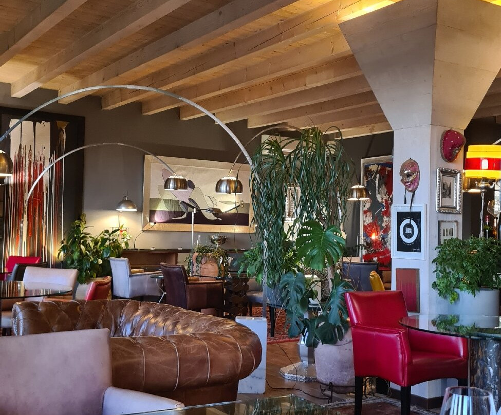 Moscatello & Muliner主图