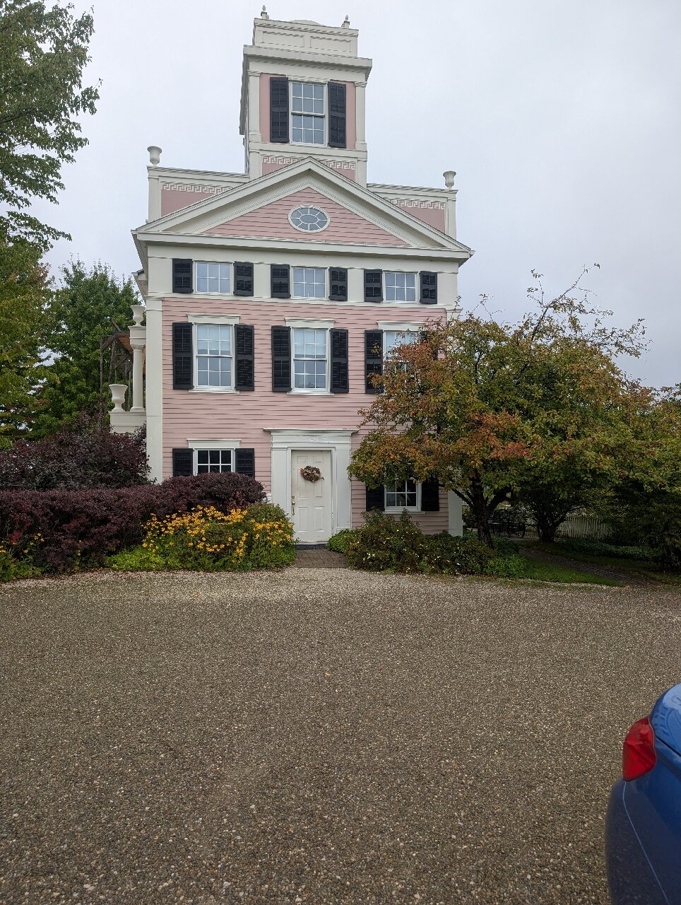 The Polly Harper Inn-官方