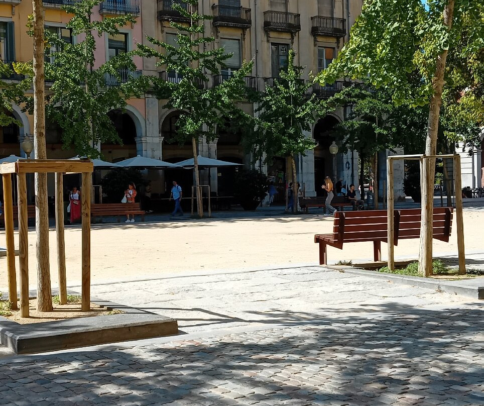 Placa de la Independencia-赫罗那必去景点