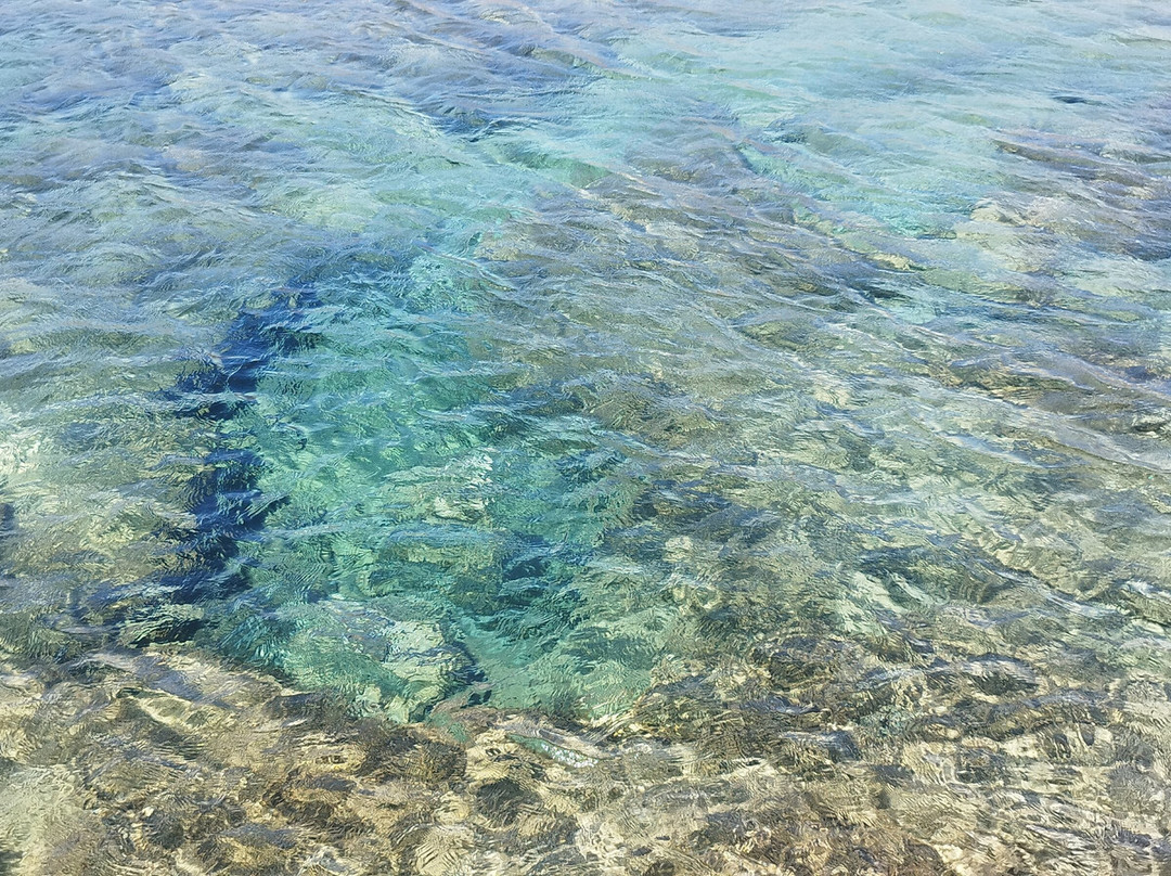 Manganari Beach-埃欧斯岛必去景点