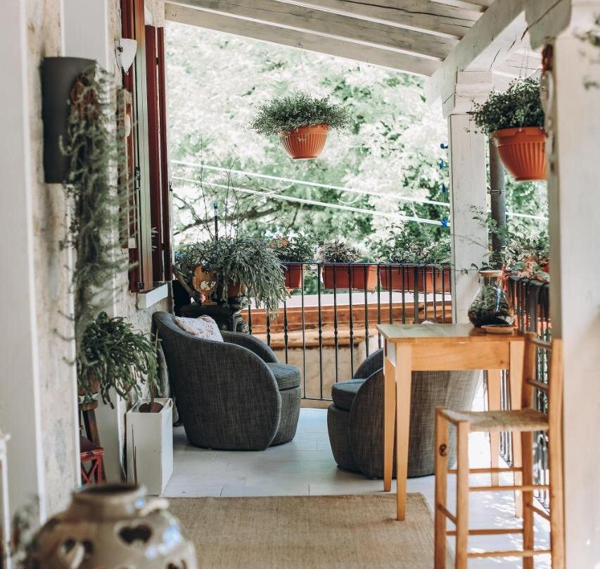Al Moin Beds & Homes