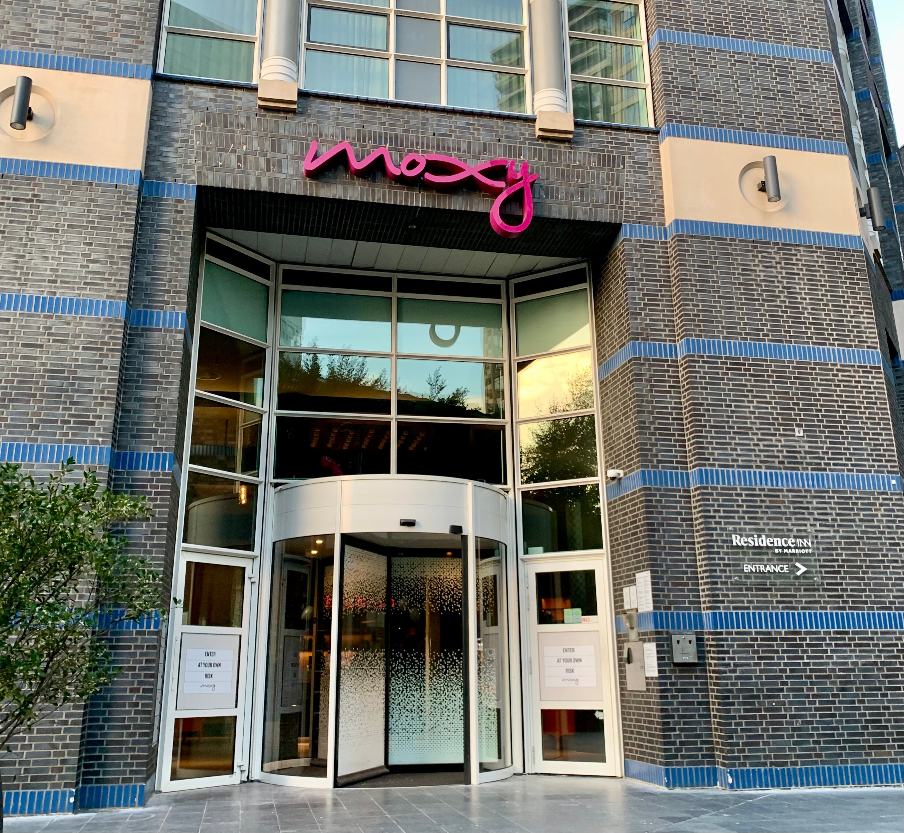 Moxy The Hague-官方