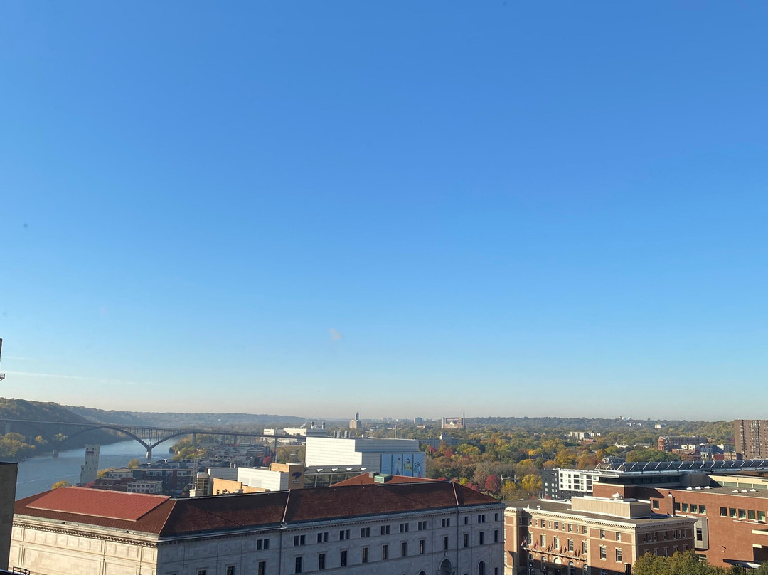 The Saint Paul Hotel主图