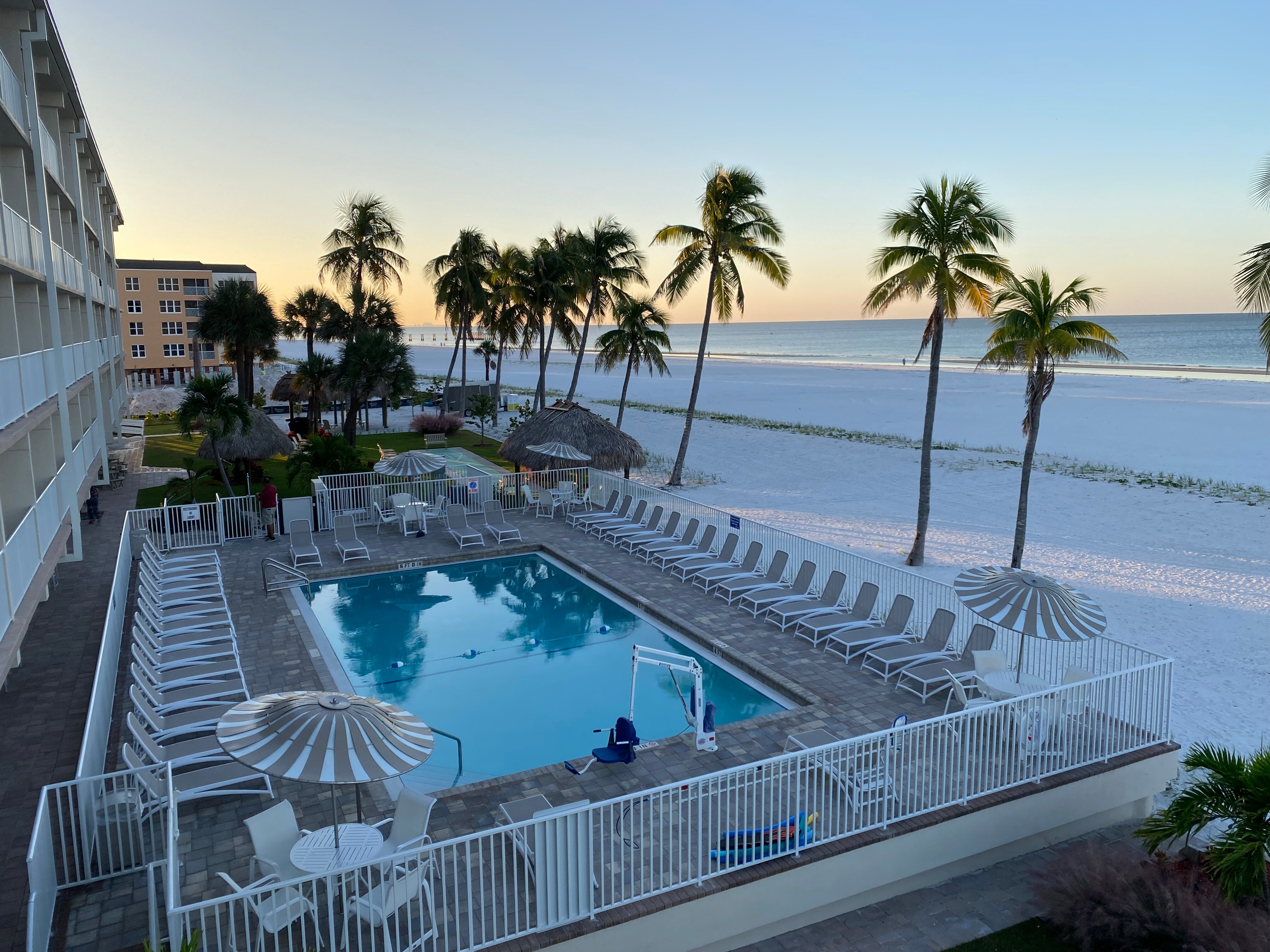 Best Western Plus Beach Resort-泳池