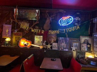 Arkey Blue's Silver Dollar Bar-Bandera必去景点