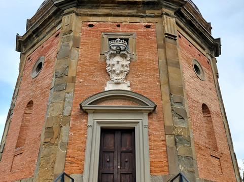 Tempio di Santo Stefano della Vittoria-Pozzo della Chiana必去景点