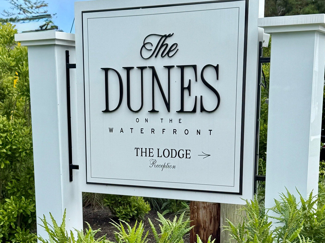 The Dunes On The Waterfront主图