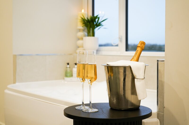 All Saints Resort主图