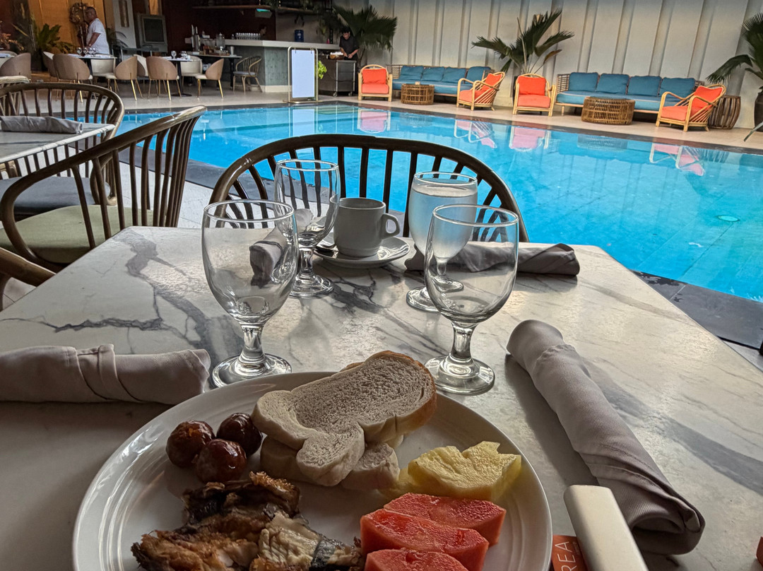 舒格兰酒店主图