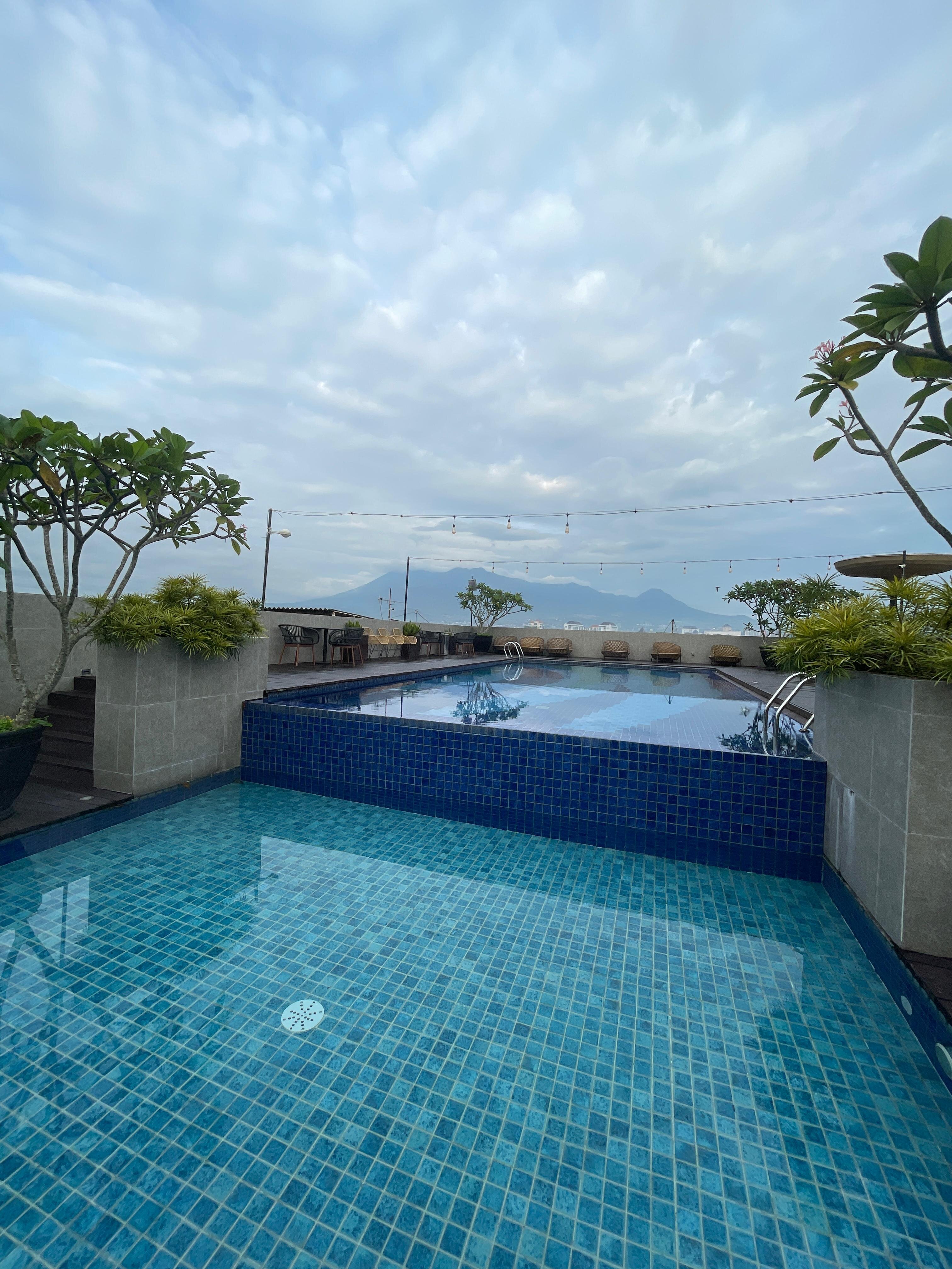 Ascent Hotel & Cafe Malang-官方