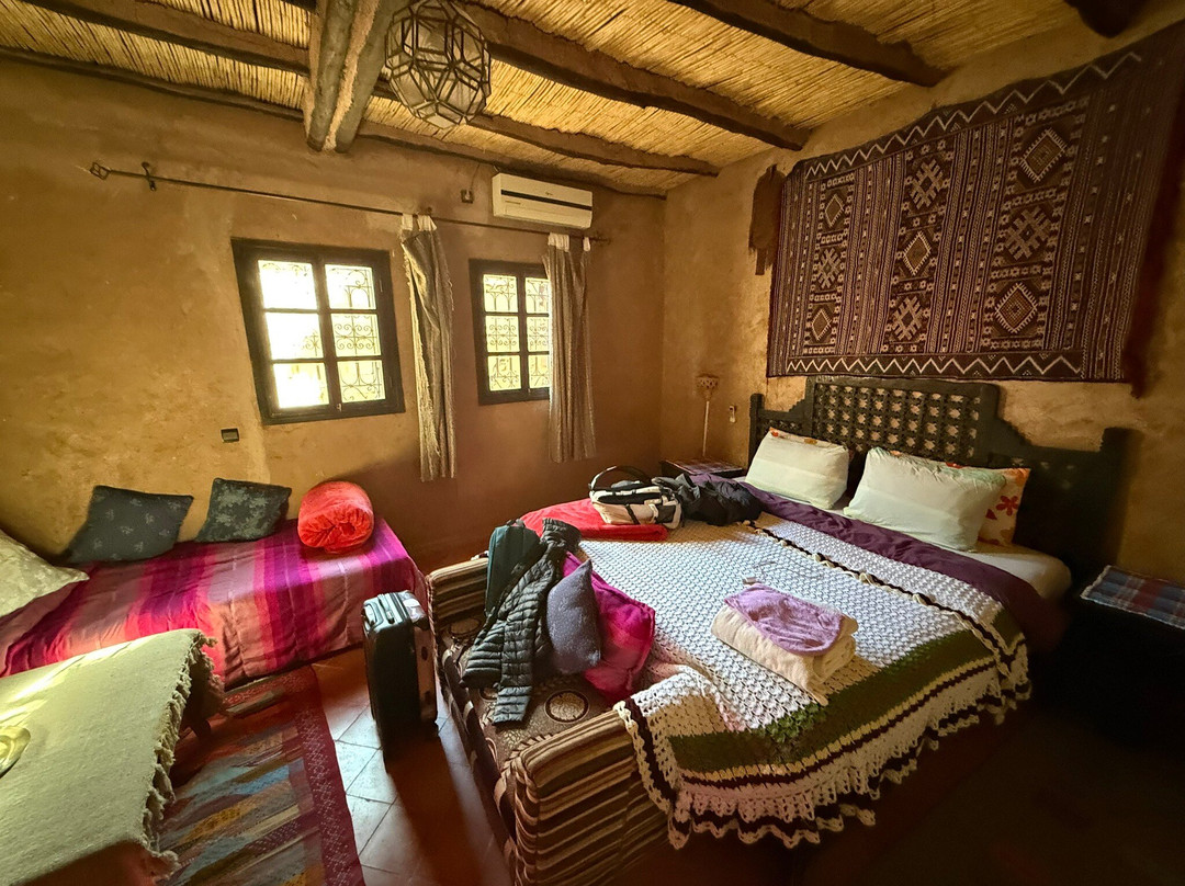 黑玫瑰酒店主图