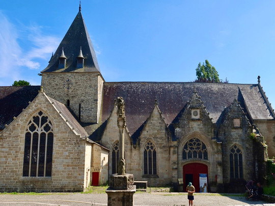 Eglise Notre-Dame-de-la-Tronchaye-莲蓬头必去景点