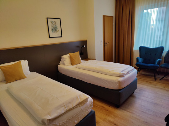 哈莎餐厅酒店主图