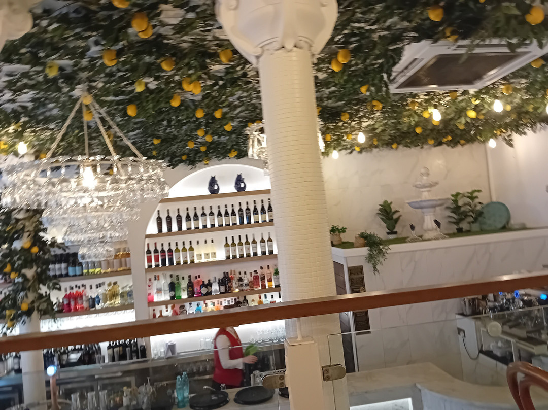 Santa Lucia West End