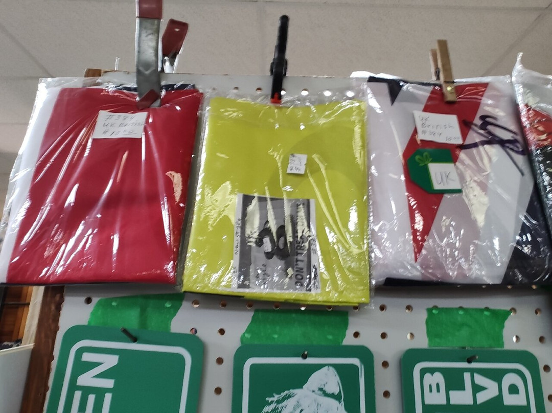 Miller's Crossing Fleatique-Irwin必去景点