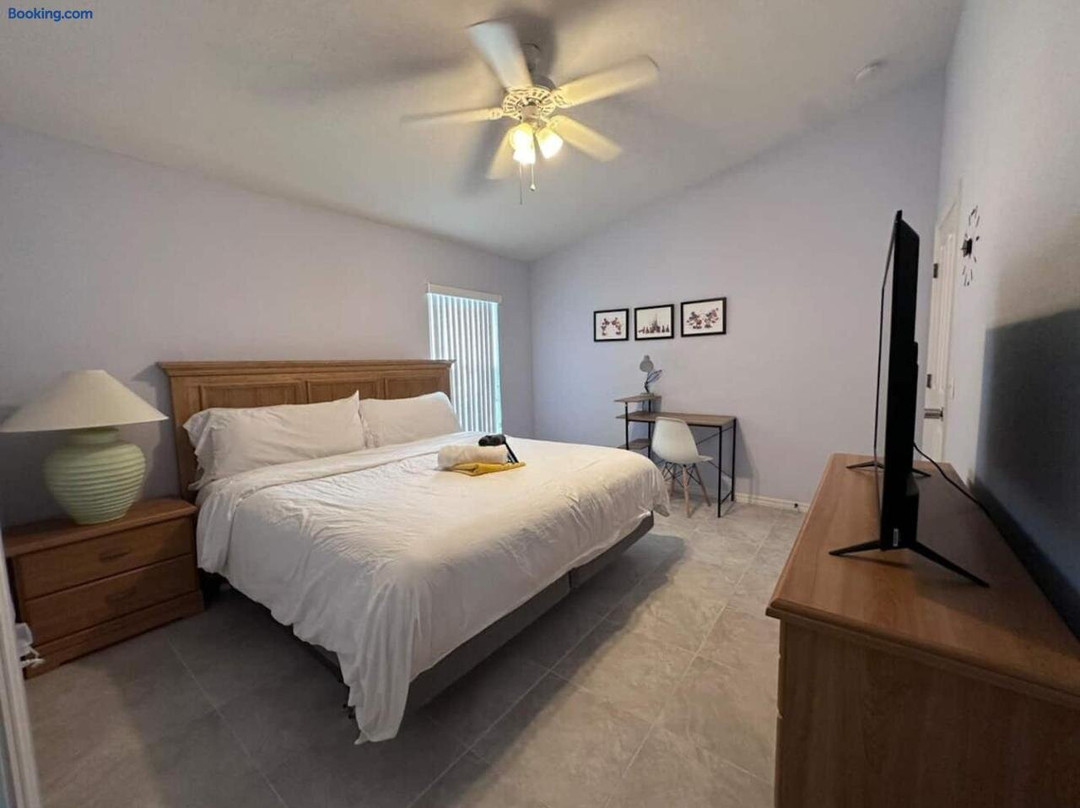 Cozy Davenport Rooms