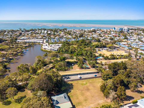 康达里度假村夜帽酒店主图