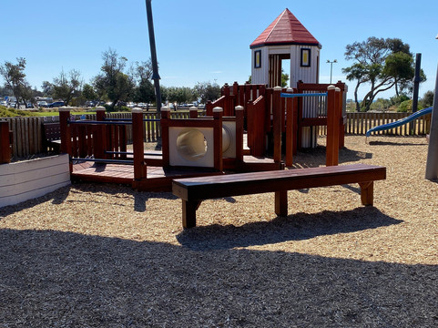 Ryes Up Community Playground-拉伊必去景点