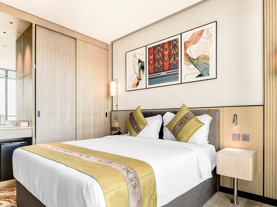 April Hotel