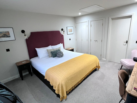 塔尔博特民宿旅店主图