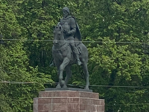 Monument to the Prince Oleg Ryazanskiy-Ryazan必去景点