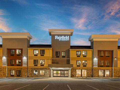 锡达拉皮兹万枫套房酒店主图