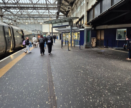 Edinburgh Waverley Station-爱丁堡必去景点