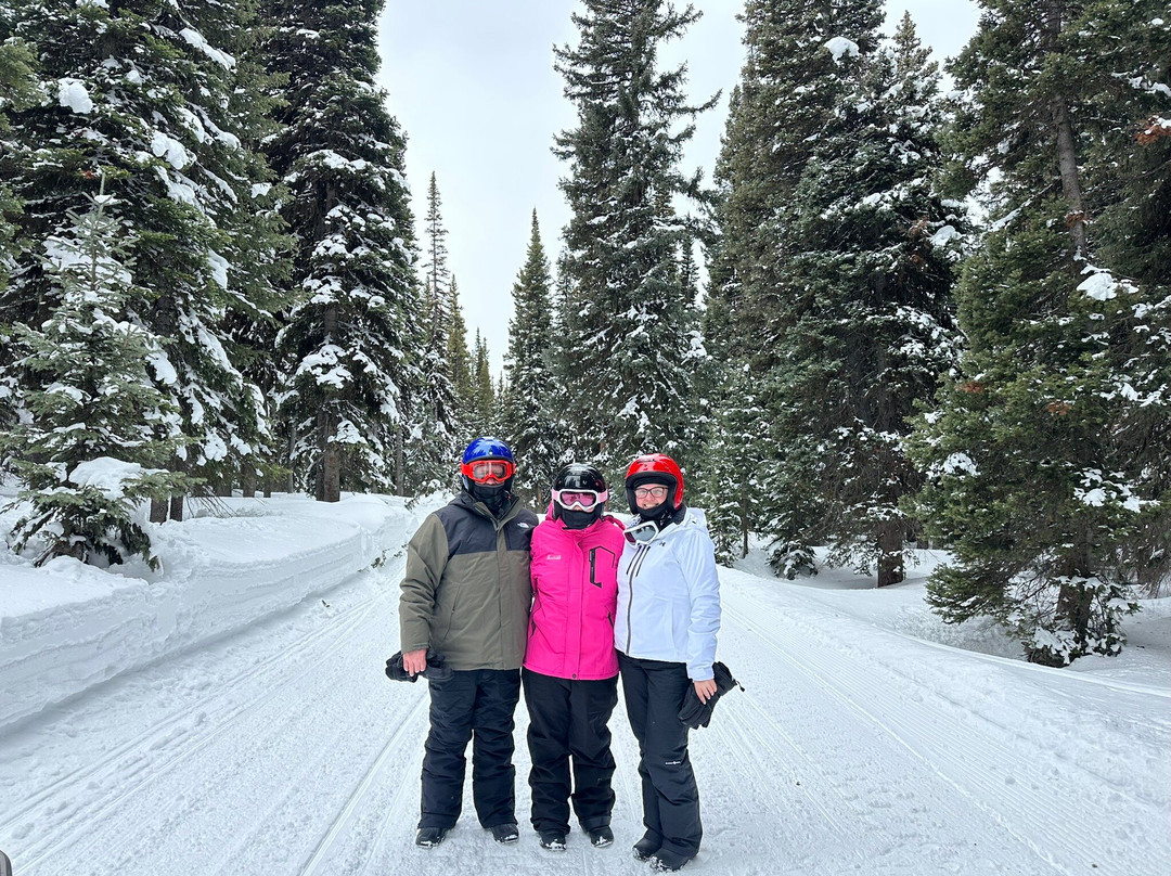 Steamboat Snowmobile Tours-斯廷博特斯普林斯必去景点
