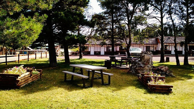 Two Medicine  INN And Resort主图