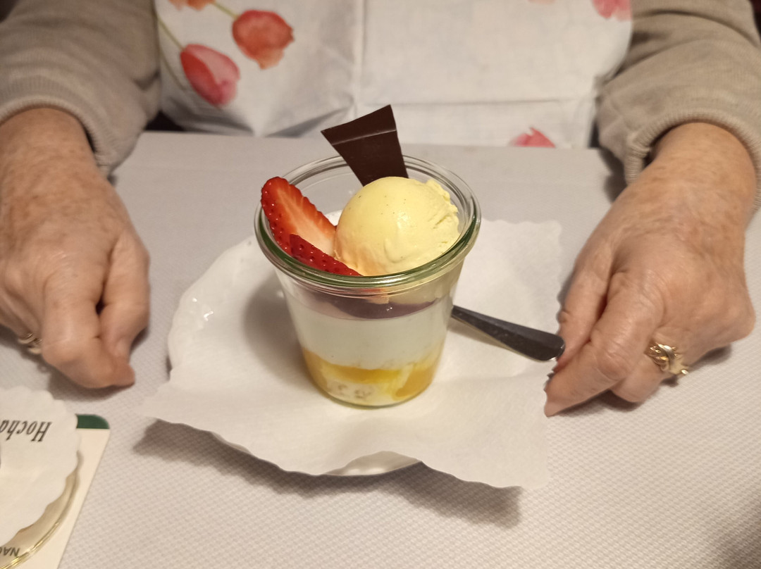 法尔肯餐厅酒店主图