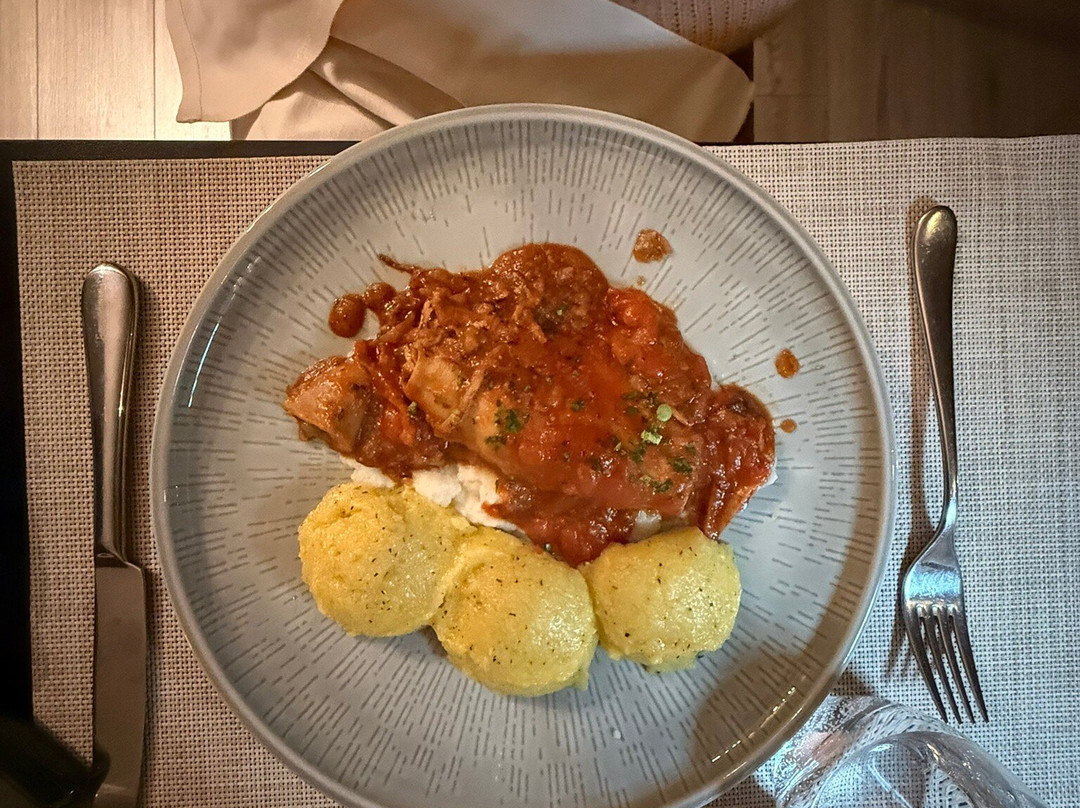 圣贾克摩活动及养生红酒酒店主图