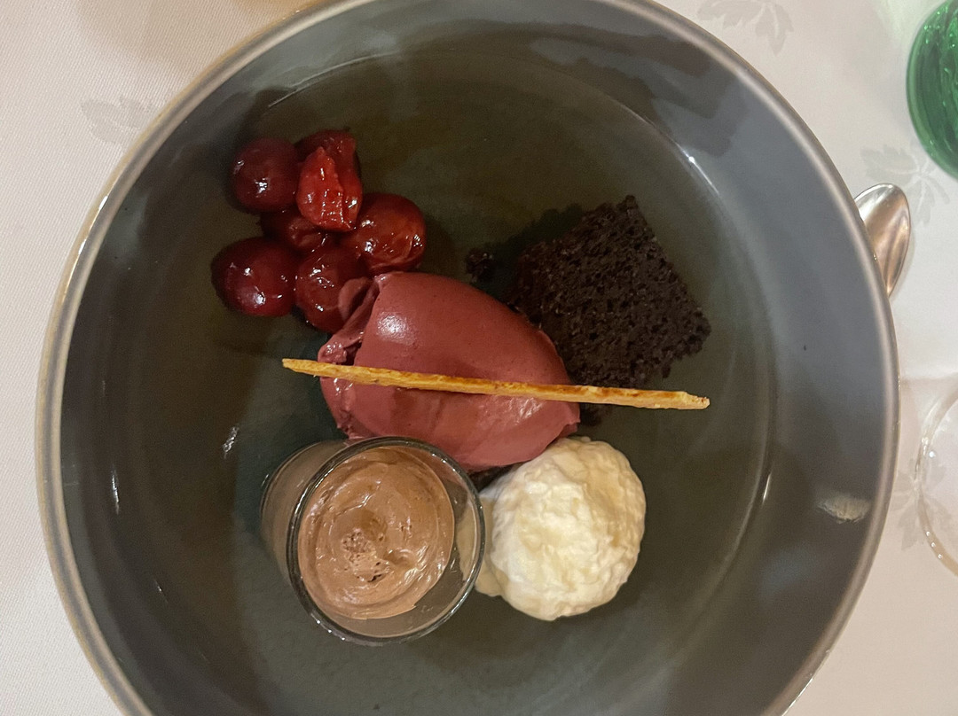 阿斯托里亚酒店主图