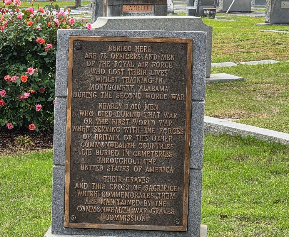 Hank Williams Memorial - Oakwood Annex Cemetery-蒙哥马利必去景点