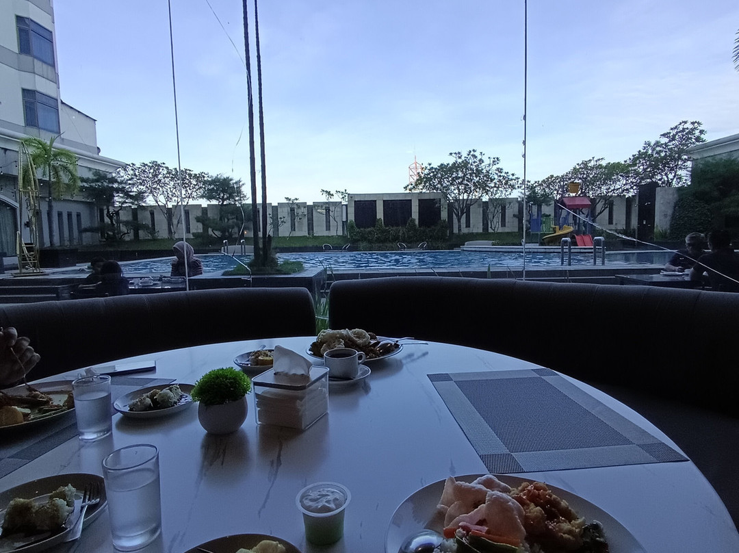 北干巴鲁贾特拉大酒店主图
