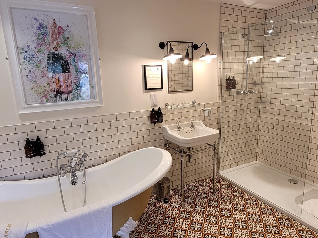 小修道院酒店主图