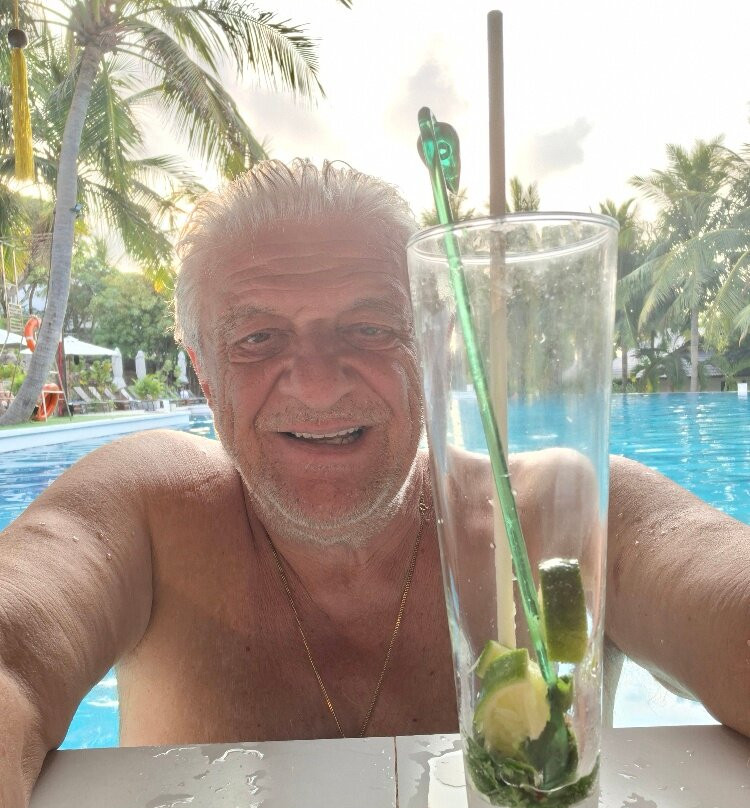 海崖度假酒店主图