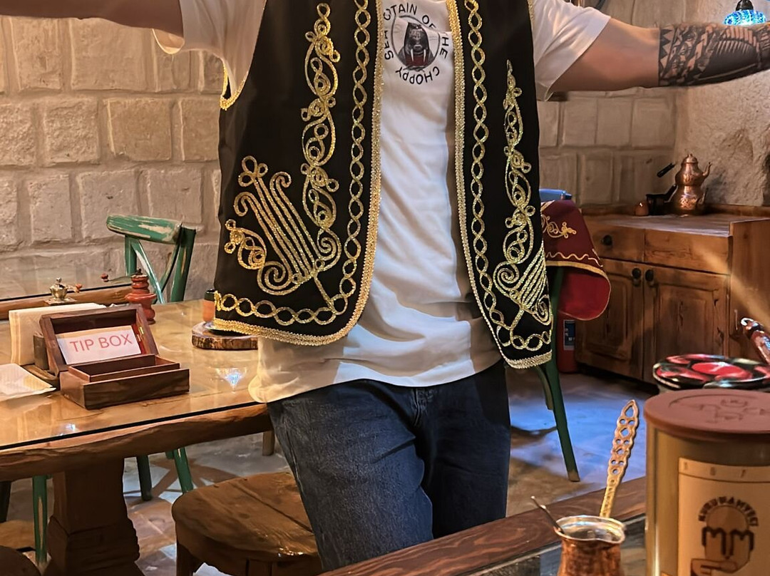 猫头鹰洞酒店主图