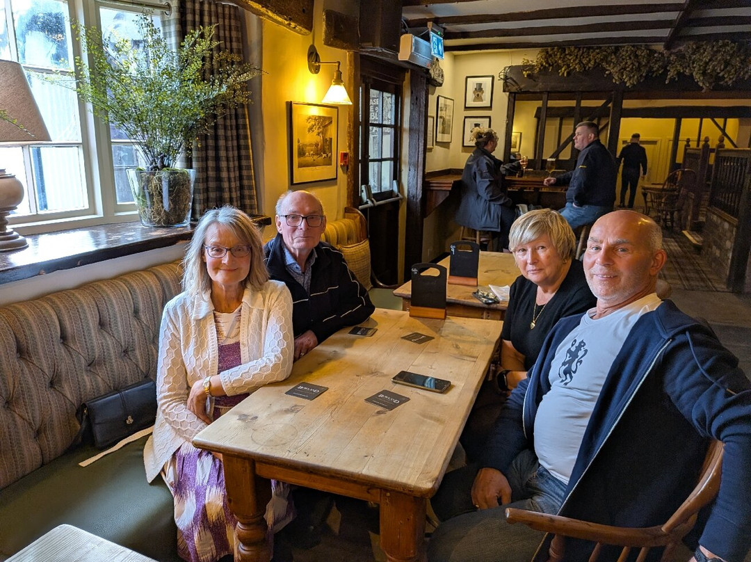 盖伊茅草村酒店主图