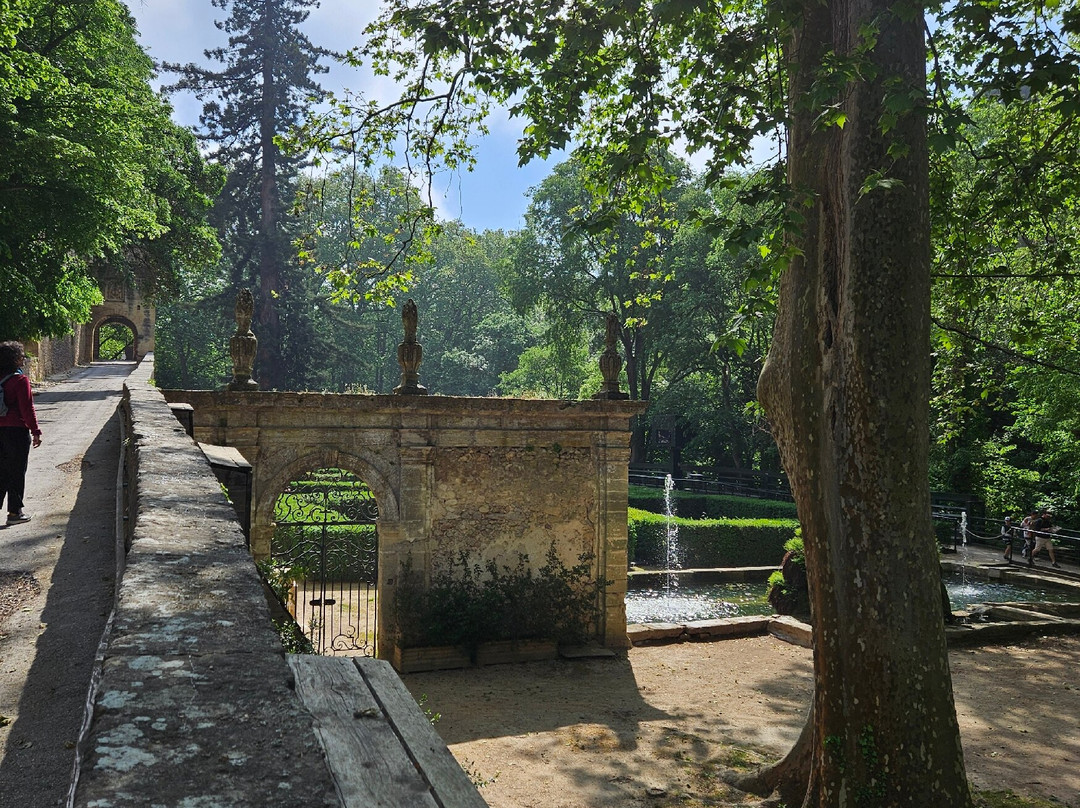 Lambesc旅游景点-Rocher Mistral