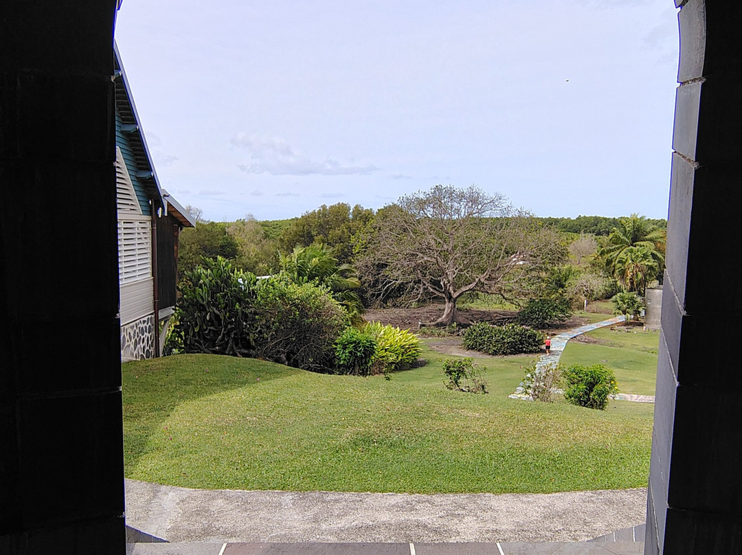 Plage des Salines-Sainte-Anne必去景点