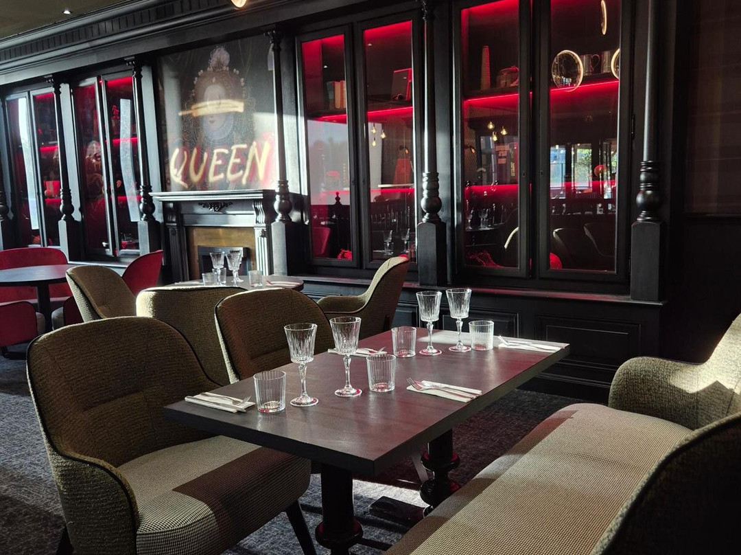 Lipstick Restaurant - Villars