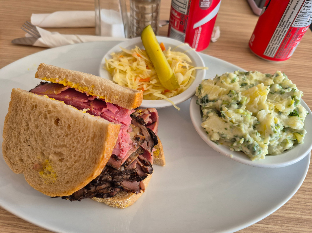 Pack's Deli