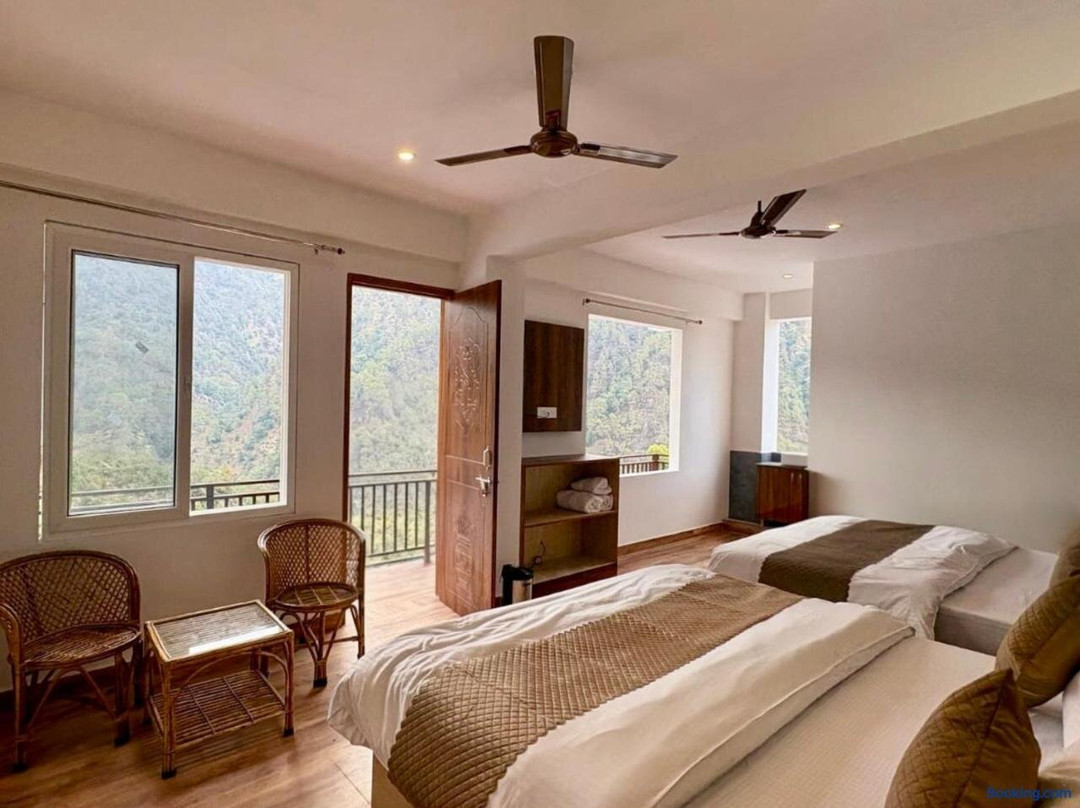 Kedarkhand Hotel