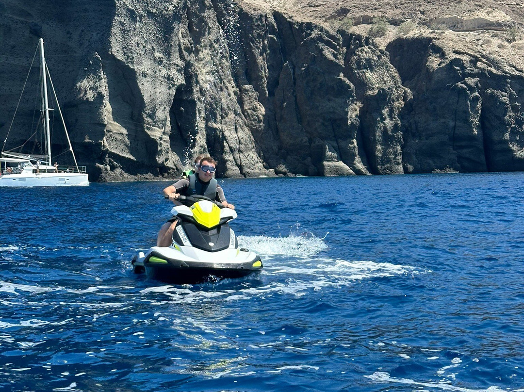 Wavesports Santorini-佩里沃罗必去景点