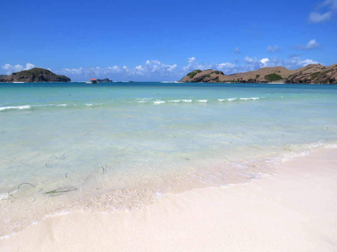 Tanjung Aan Beach-龙目岛必去景点