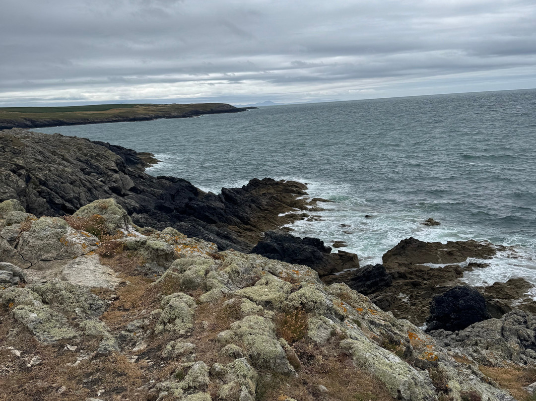 Porth Trecastell-Aberffraw必去景点