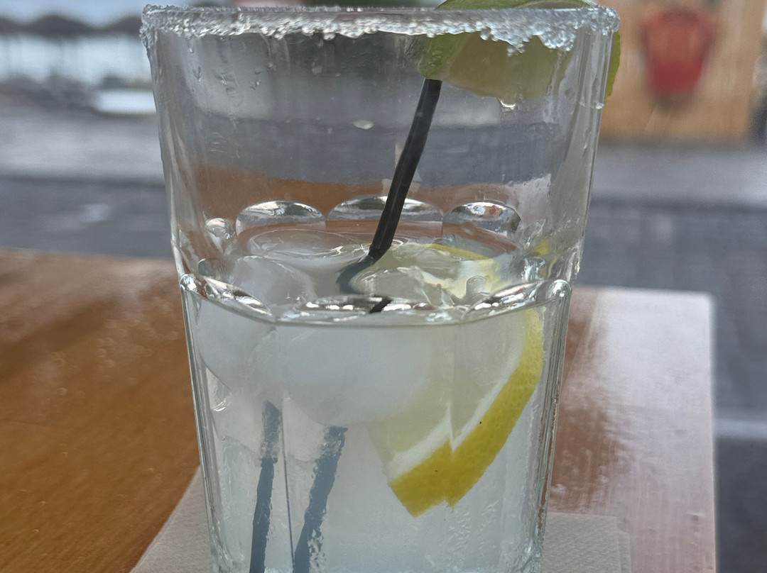 Albatross Beach Bar-卡马里必去景点